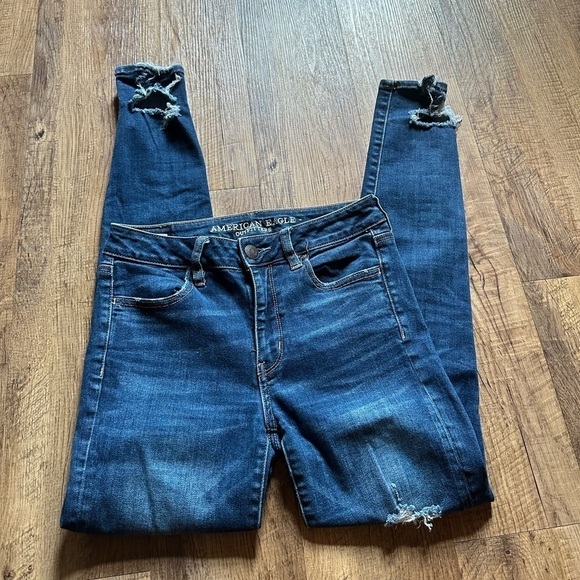 AMERICAN EAGLE Hi Rise Distressed Jeggings - Picture 2 of 7
